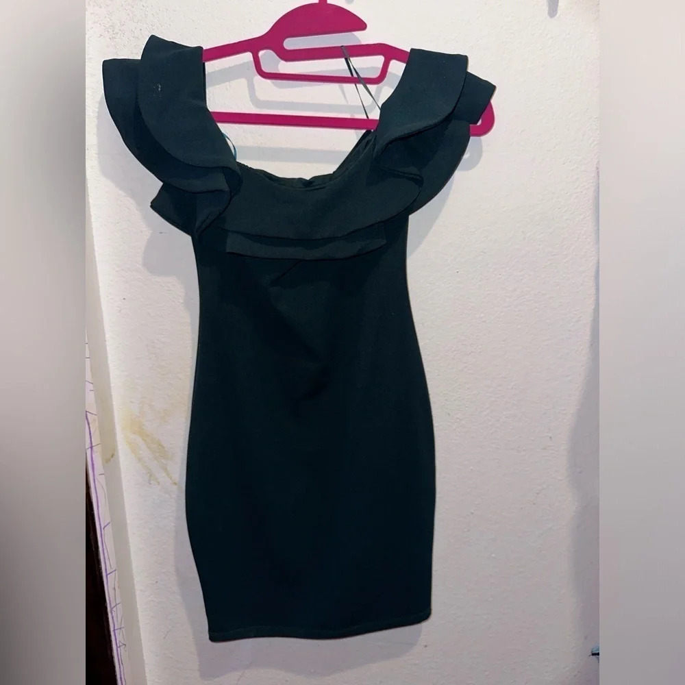 Mind Code Women Off the Shoulder Green Ruffled Mini Dress Size S